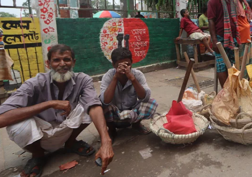 শ্রমিকের জীবিকার দিকে মনোযোগ দিন